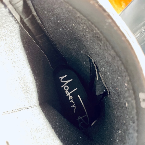 Waterproof Boots - Picture 3 of 6